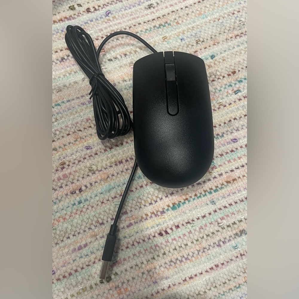 DELL MS116 Wired USB
Optical Mouse
Great condition, fully functional
$18/each